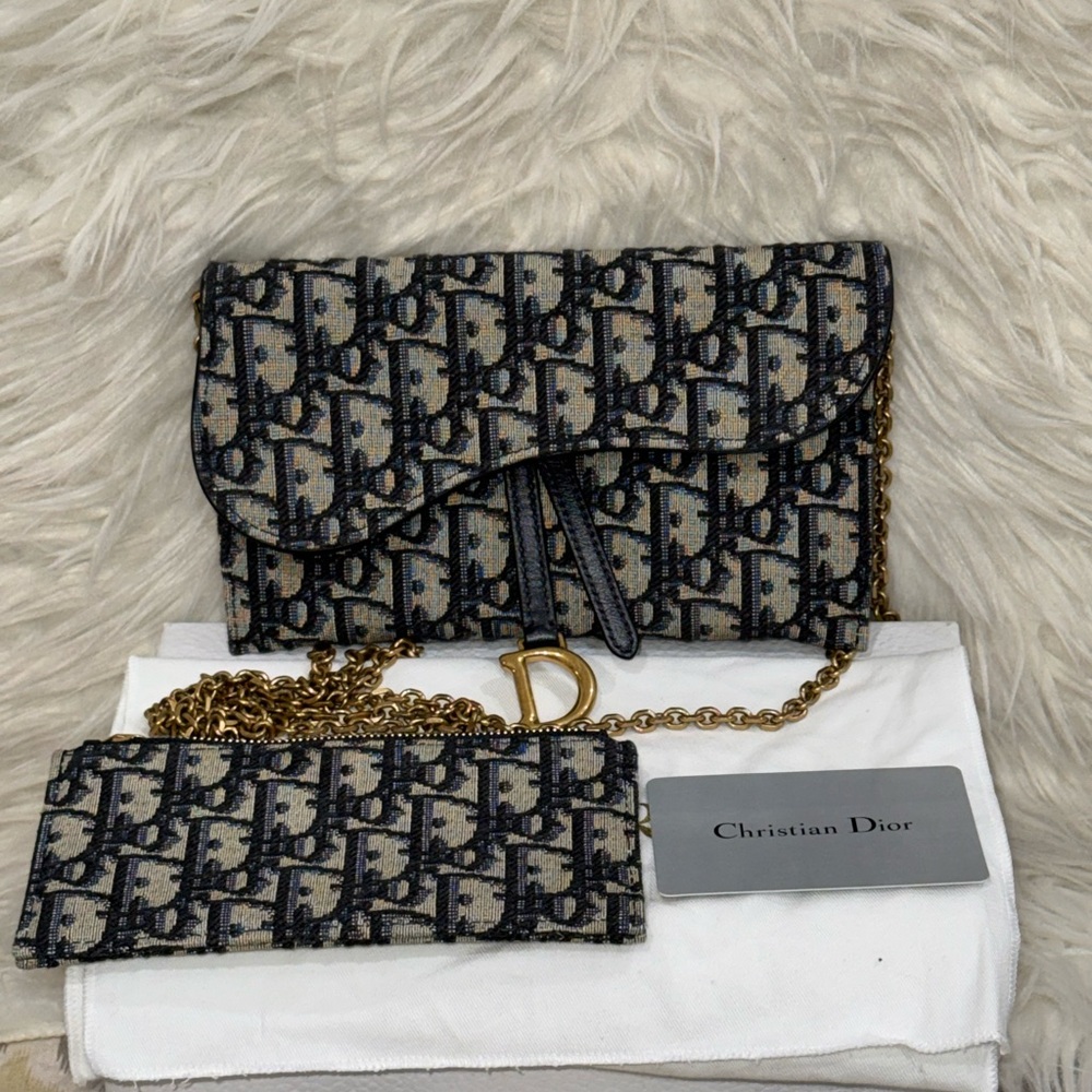 🔥 Dior Saddle pouch with chain